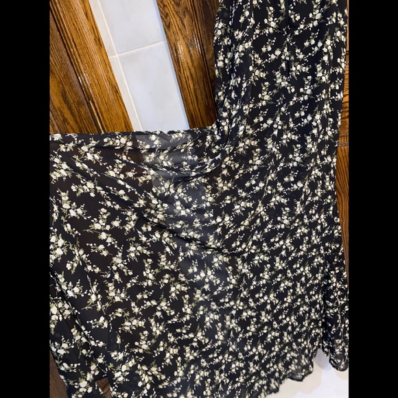 ON SALE Windsor dress 😍 - Picture 4 of 5